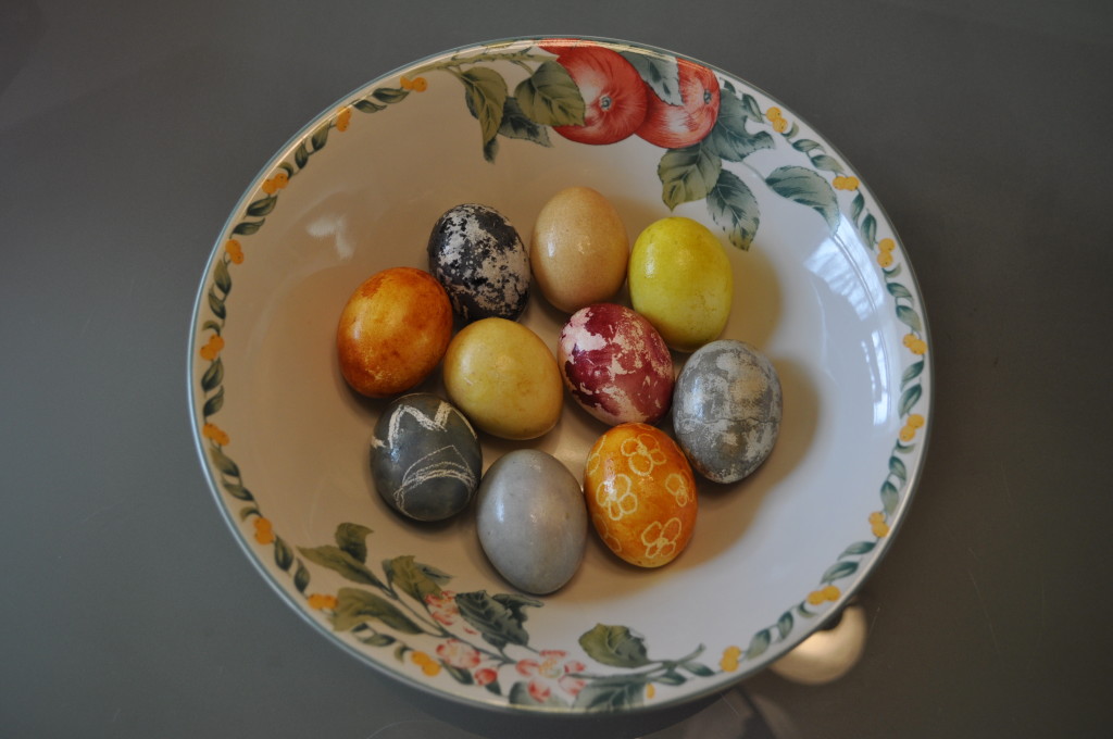 uova colorate al tè 