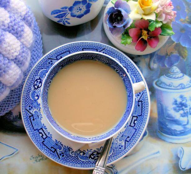 Tazza di tè al latte