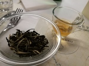 Tè bianco Yue Guang Bai